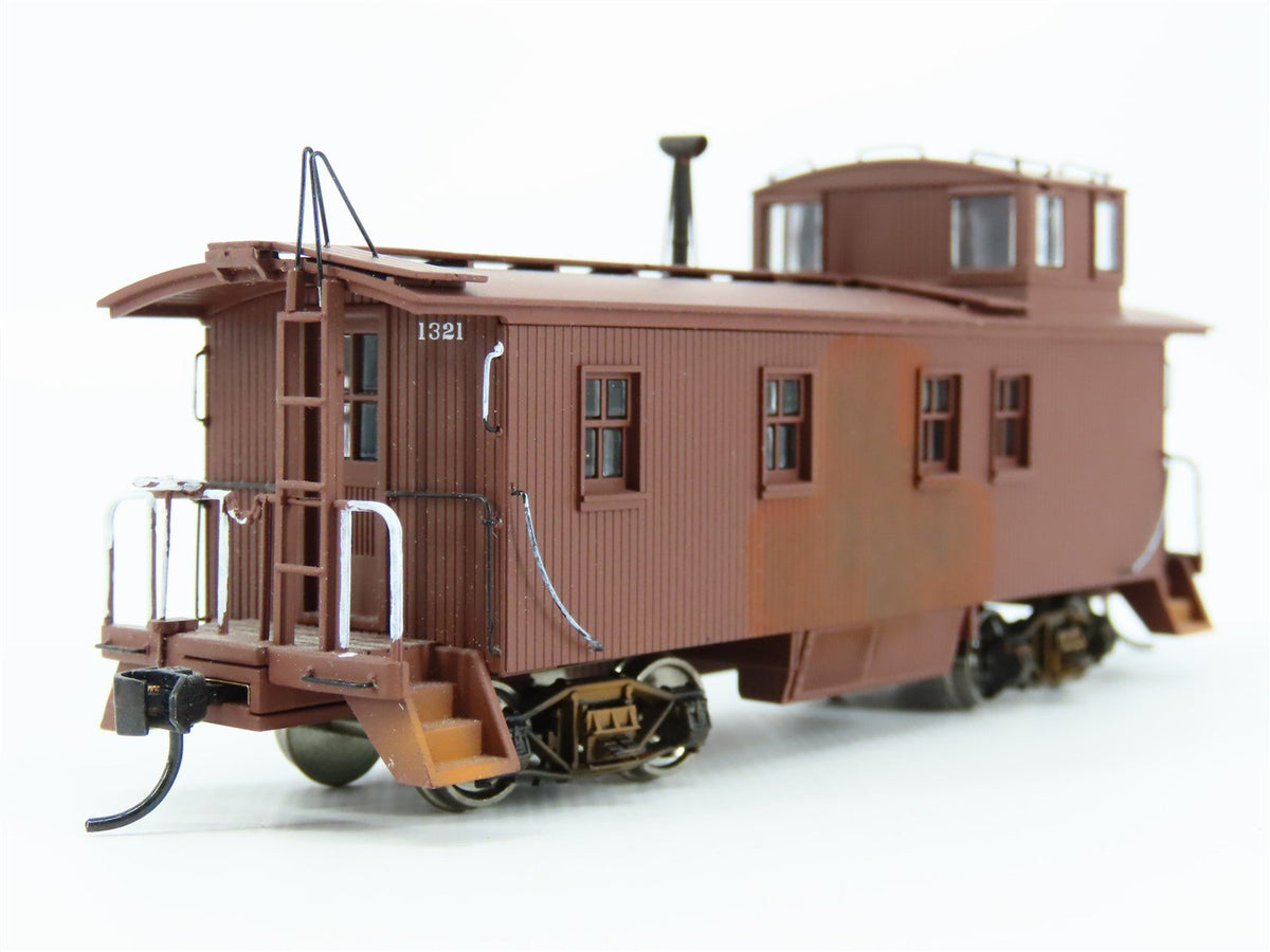 HO Scale Walthers Proto 920-103201 30&#39; ATSF Wood Caboose #1321