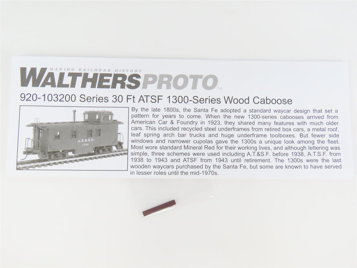 HO Scale Walthers Proto 920-103201 30&#39; ATSF Wood Caboose #1321