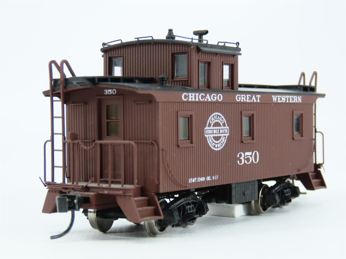 HO Scale Walthers Platinum 932-7685 CGW Chicago Great Western Wood Caboose #350