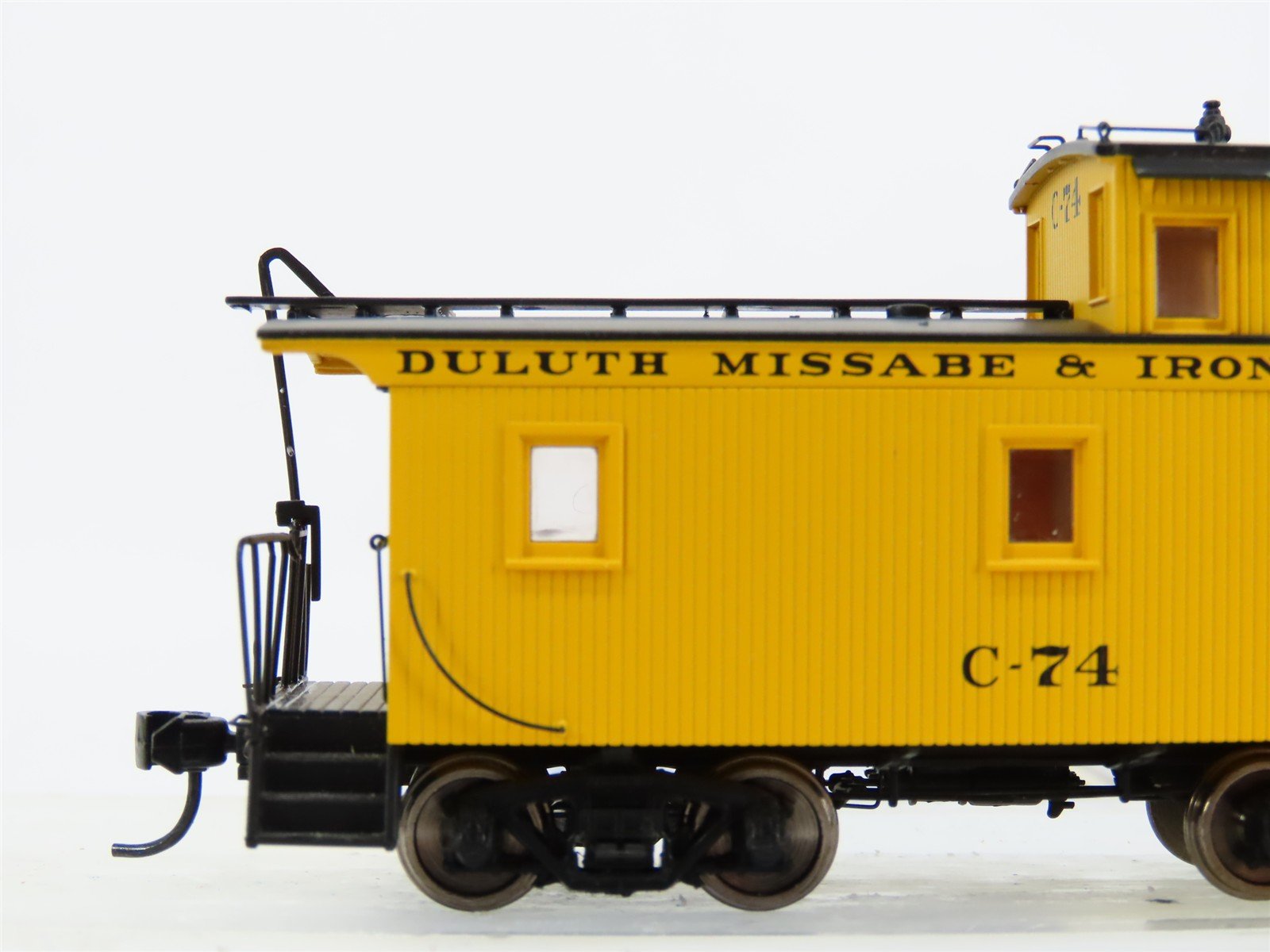 HO Walthers Platinum 932-7681 DMIR Duluth Missabe & Iron Range Caboose C-74