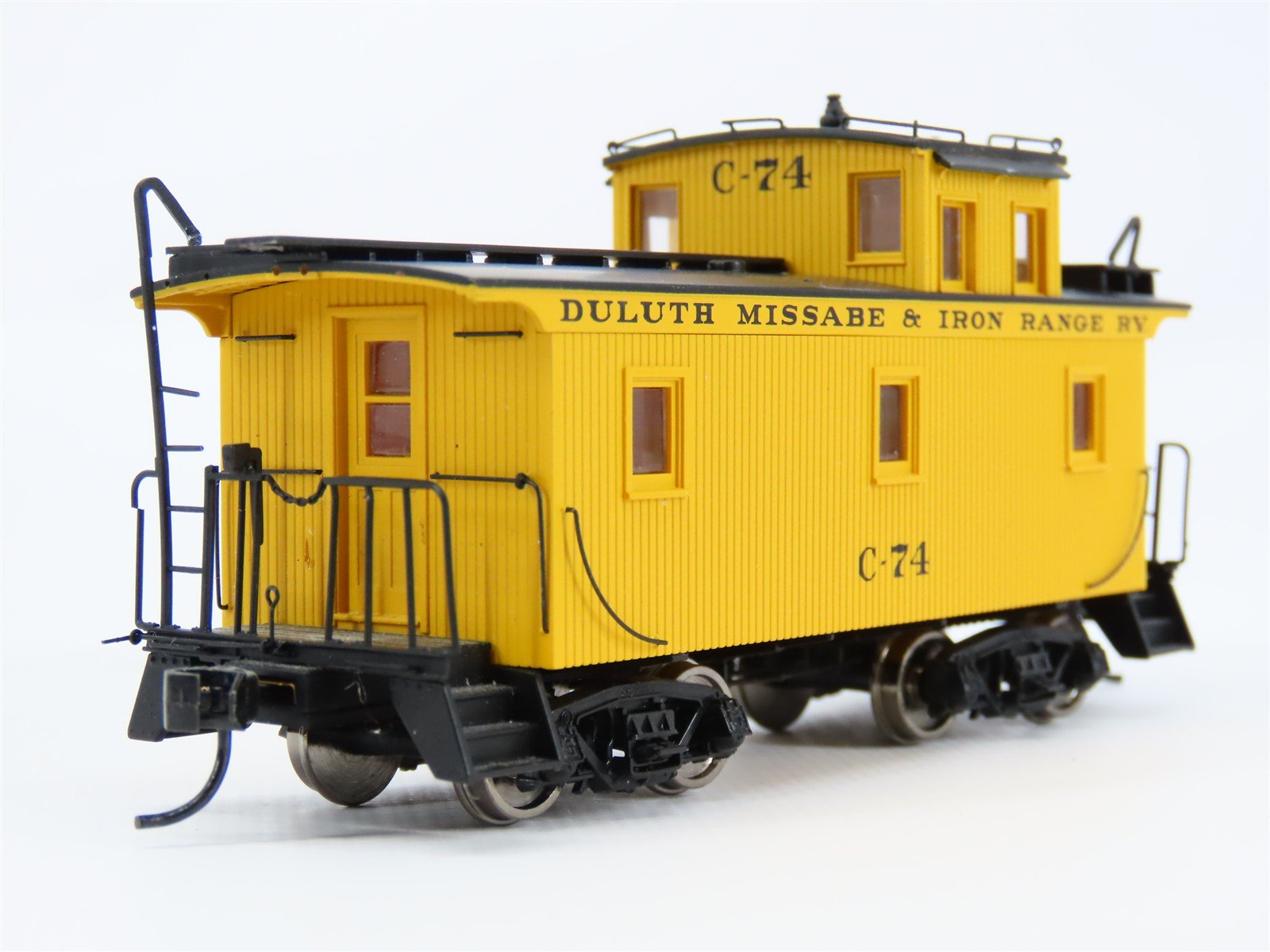 HO Walthers Platinum 932-7681 DMIR Duluth Missabe & Iron Range Caboose C-74