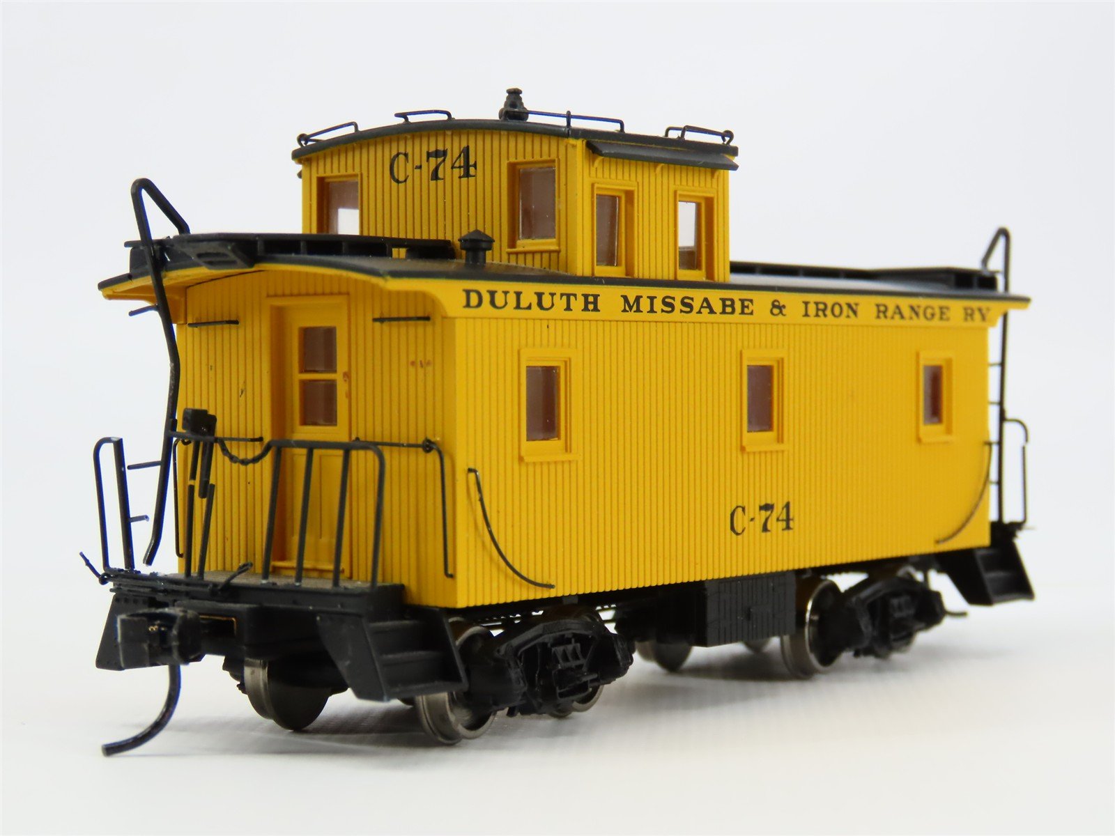 HO Walthers Platinum 932-7681 DMIR Duluth Missabe & Iron Range Caboose C-74