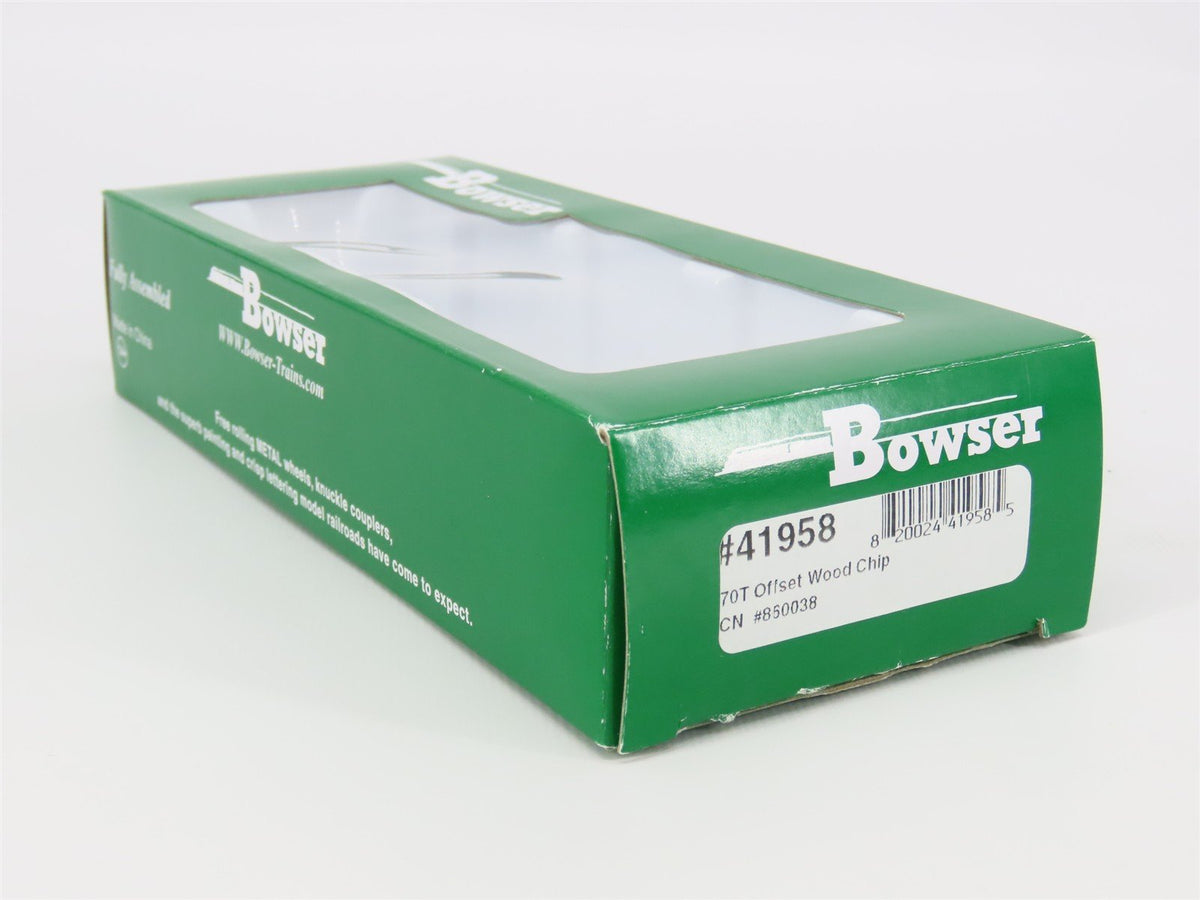 HO Scale Bowser 41958 CN Canadien National 70T Offset Wood Chip Gondola #860038