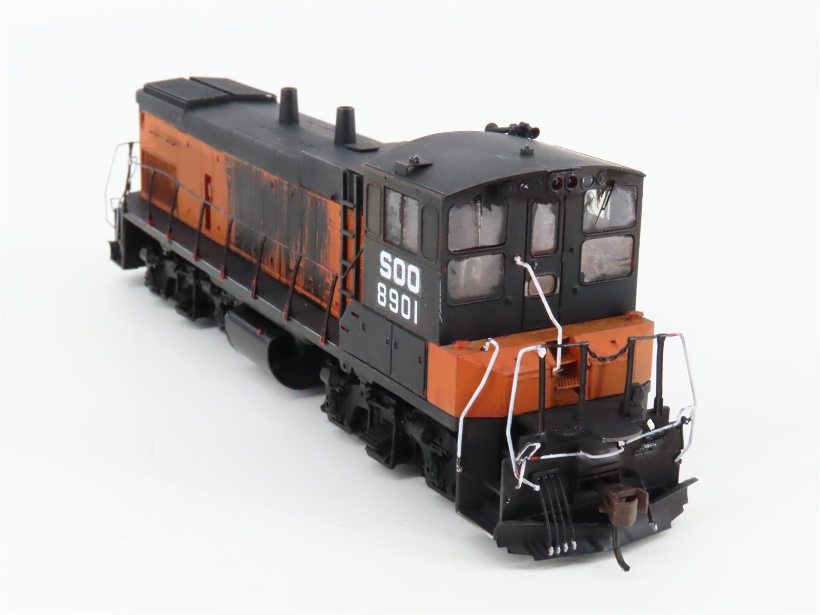 HO Athearn Genesis G66187 SOO EMD MP15-AC Diesel #8901 - Custom w/ DCC & Sound