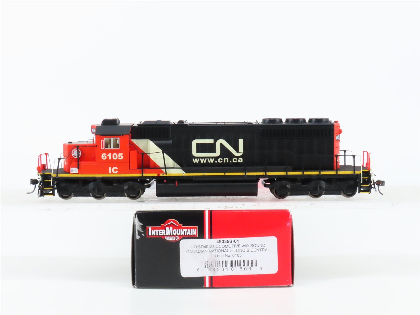 HO Scale InterMountain 49335S-01 CN / IC EMD SD40-2 Diesel #6105 w/ DCC & Sound