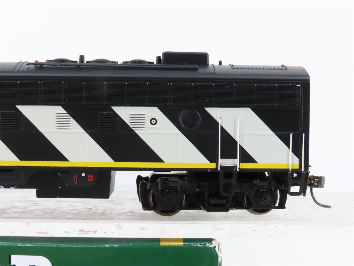 HO Bowser Executive 24038 CN Canadian National F7A Diesel #9168 w/ DCC &amp; Sound