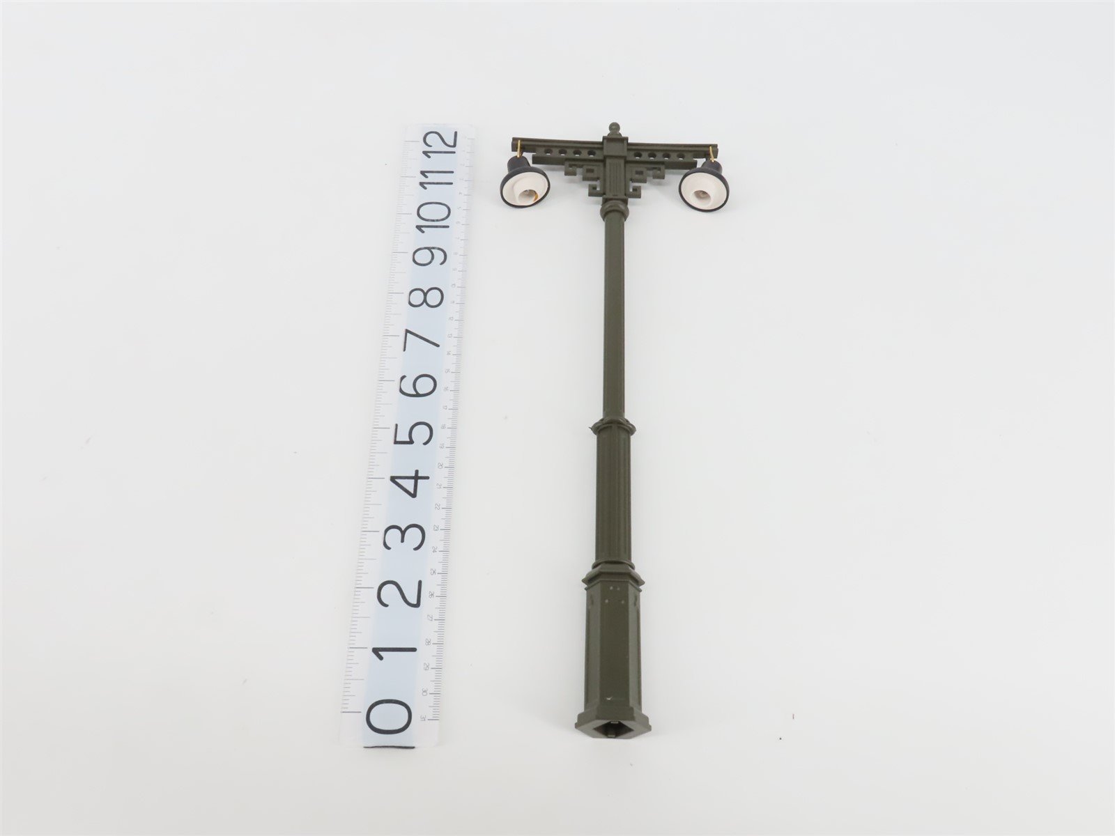 G 1/22.5 Scale LGB 5056 Double Station Light