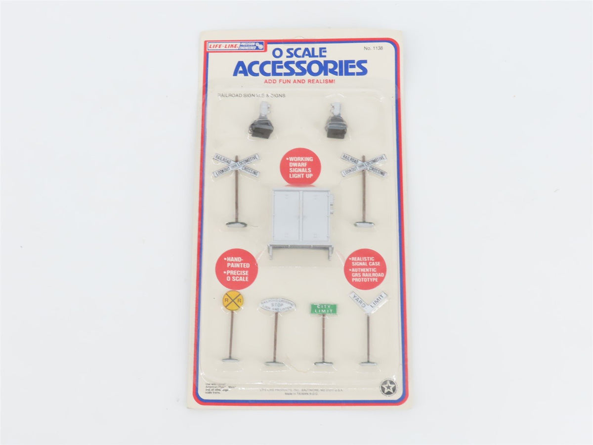 O 1/48 Scale Life-Like 1138 Railroad Signals &amp; Signs Scenery Pack