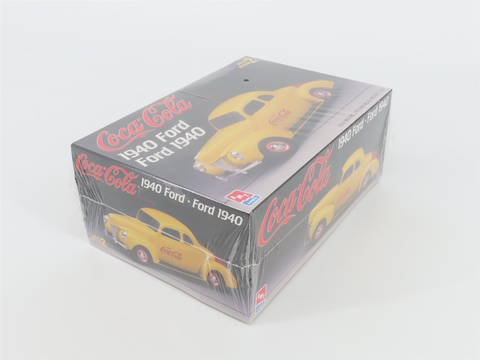 1:25 Scale AMT Ertl Kit H823 Coca-Cola 1940 Ford Coupe - Sealed