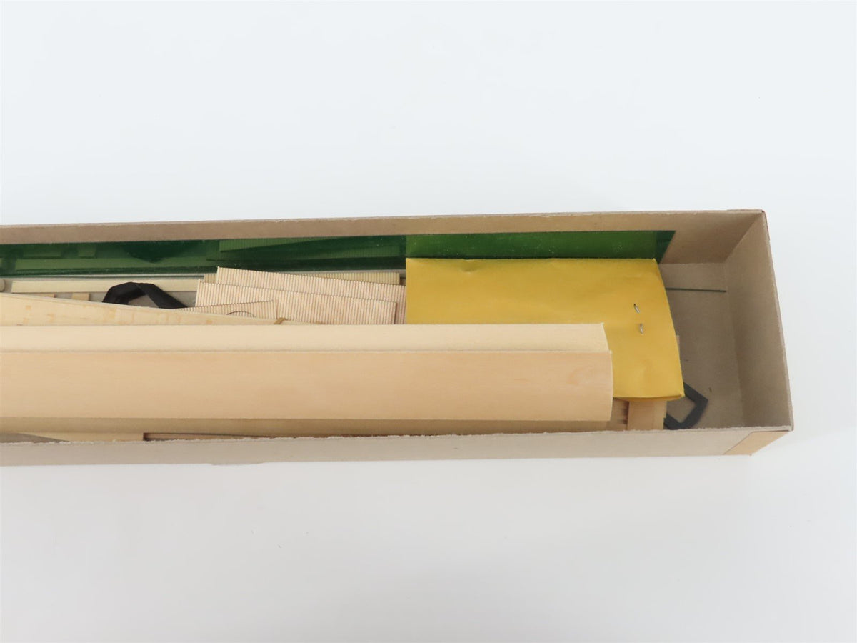 HO La Belle Craftsman Kit #HO-17 Undecorated Arched-Window 80&#39; Diner Passenger