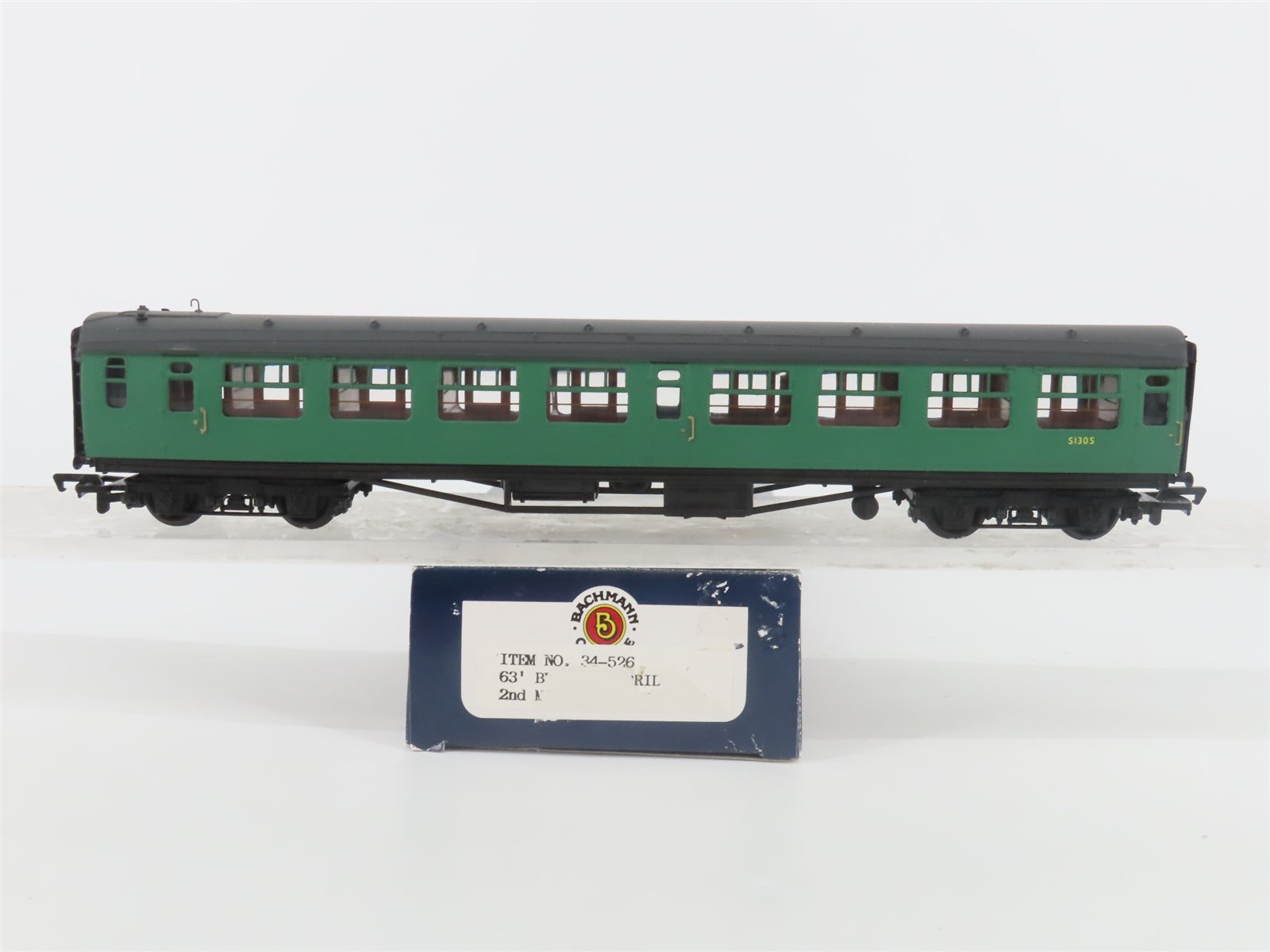 OO Bachmann Branch-Line 34-526 Unlettered 63' Bulleid Corridor Passenger #S1305