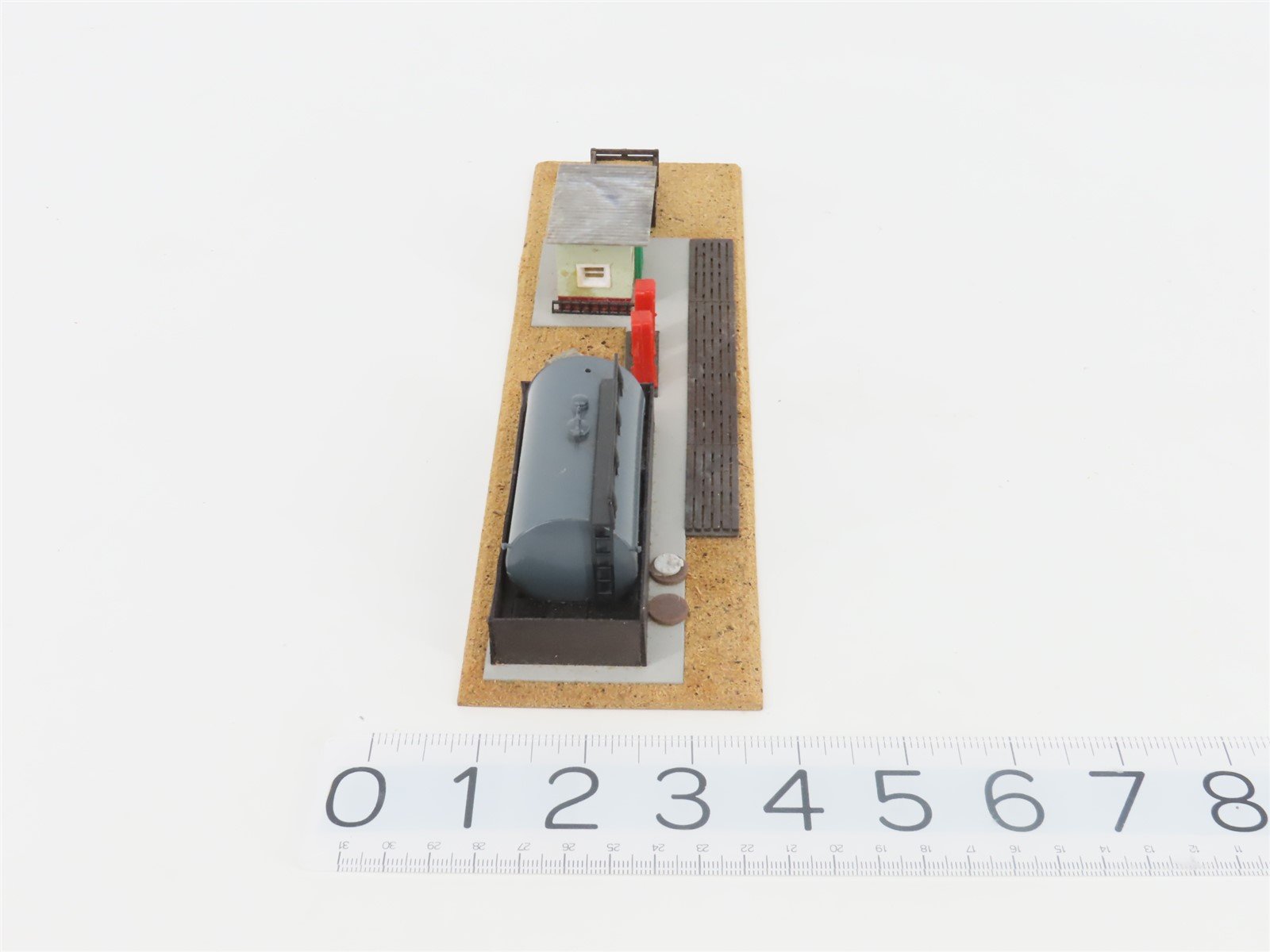 HO 1/87 Scale Temos 513/509 Fueling Station Scene