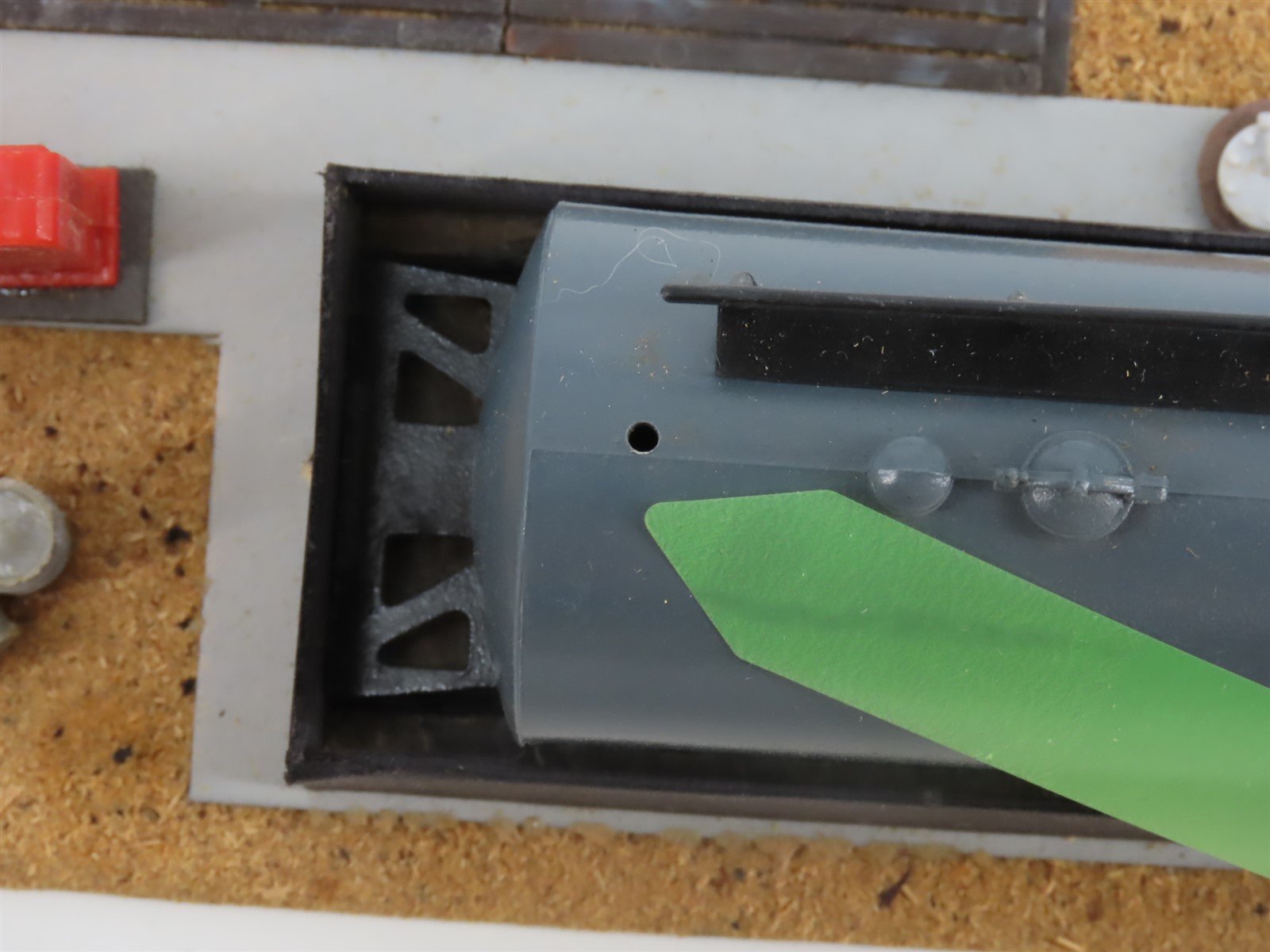 HO 1/87 Scale Temos 513/509 Fueling Station Scene