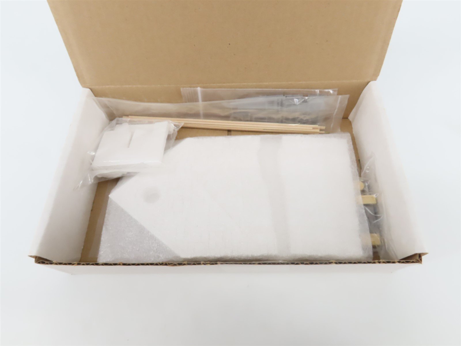 S 1/64 Scale Banta Modelworks Hydrocal & Laser-Cut Kit #4080 Two Storey Factory