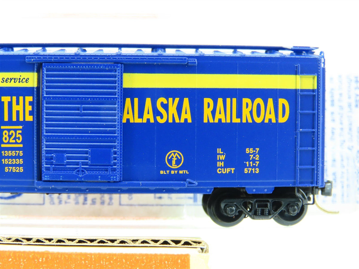 N Micro-Trains MTL 6464-825 Lowell Smith ARR Alaska Railroad Box Car 6464825