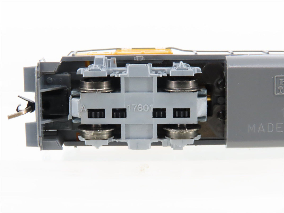 N KATO 176-015 UP Union Pacific &quot;We can handle it.&quot; EMD GP38-2 Diesel #2040