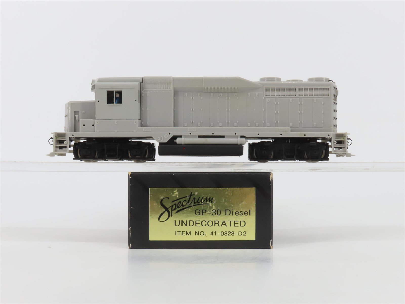 HO Bachmann Spectrum 41-0828-D2 Undecorated EMD GP30 Diesel Locomotive