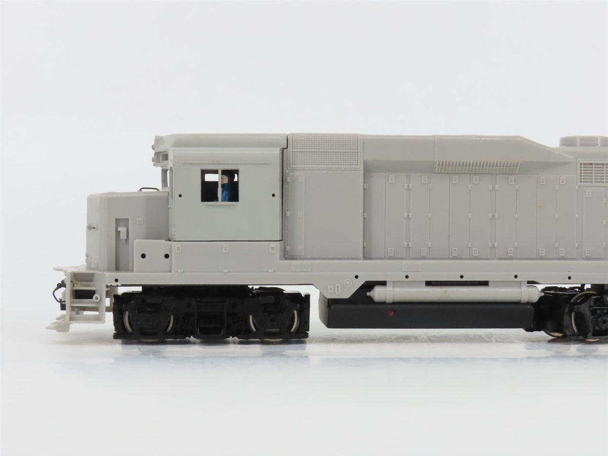 HO Bachmann Spectrum 41-0828-D2 Undecorated EMD GP30 Diesel Locomotive