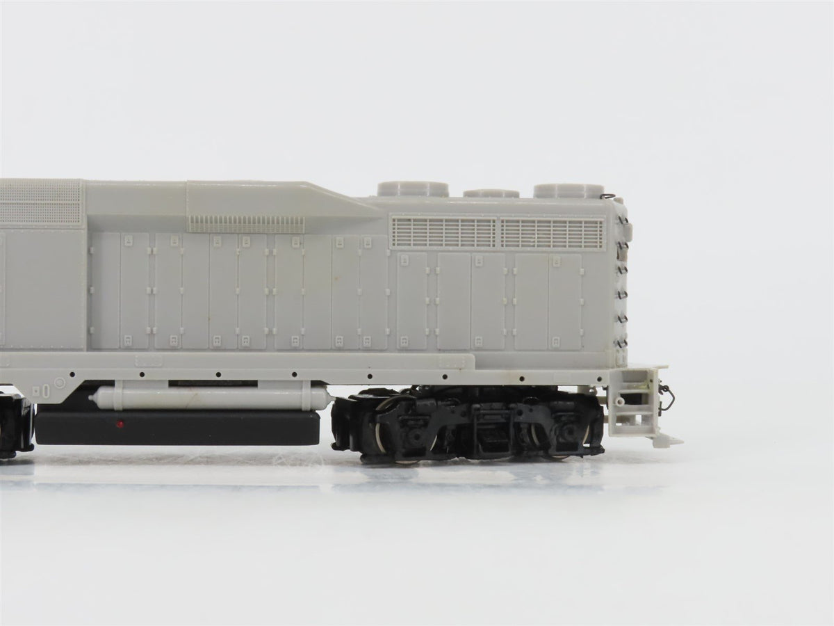 HO Bachmann Spectrum 41-0828-D2 Undecorated EMD GP30 Diesel Locomotive