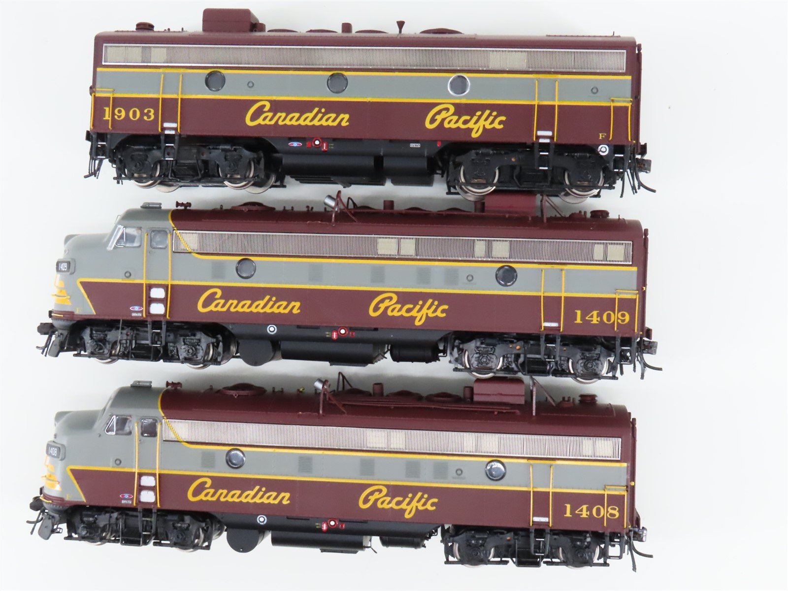HO Rapido 210003 The Canadian FP9A/B/A Diesel Passenger Train Set w/ DCC & Sound