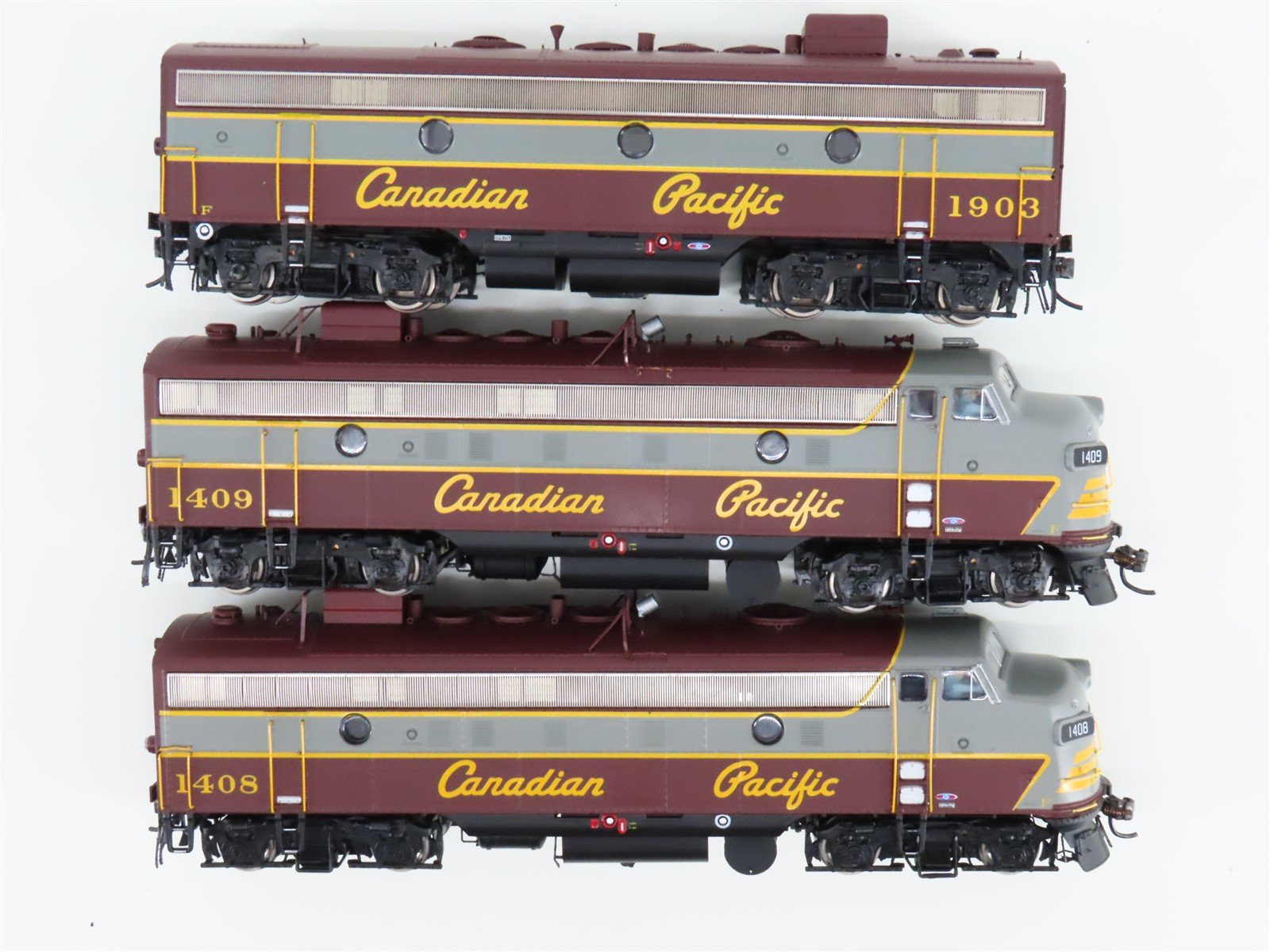 HO Rapido 210003 The Canadian FP9A/B/A Diesel Passenger Train Set w/ DCC & Sound