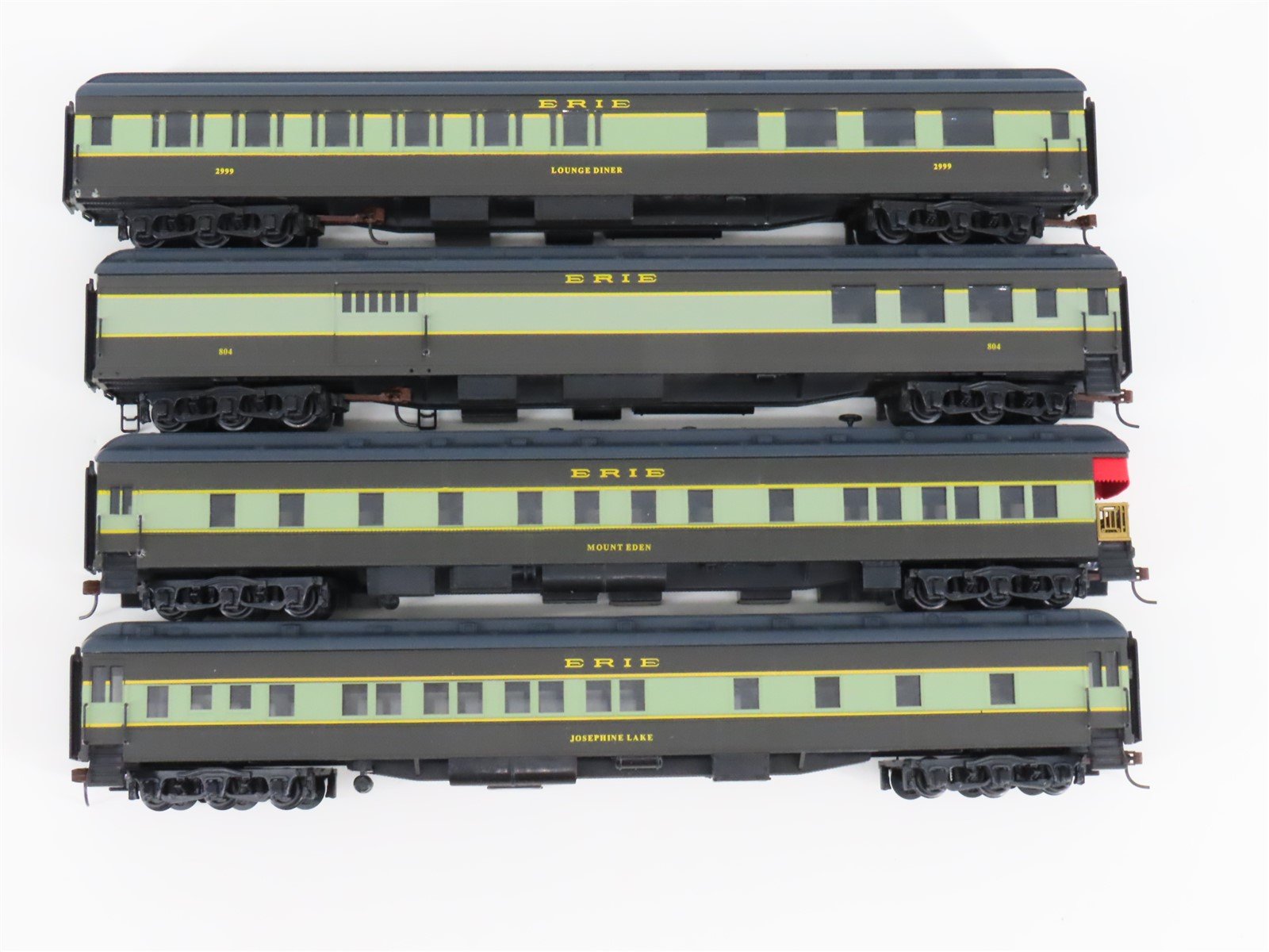 HO Scale IHC Erie Railroad 4-Car Passenger Set