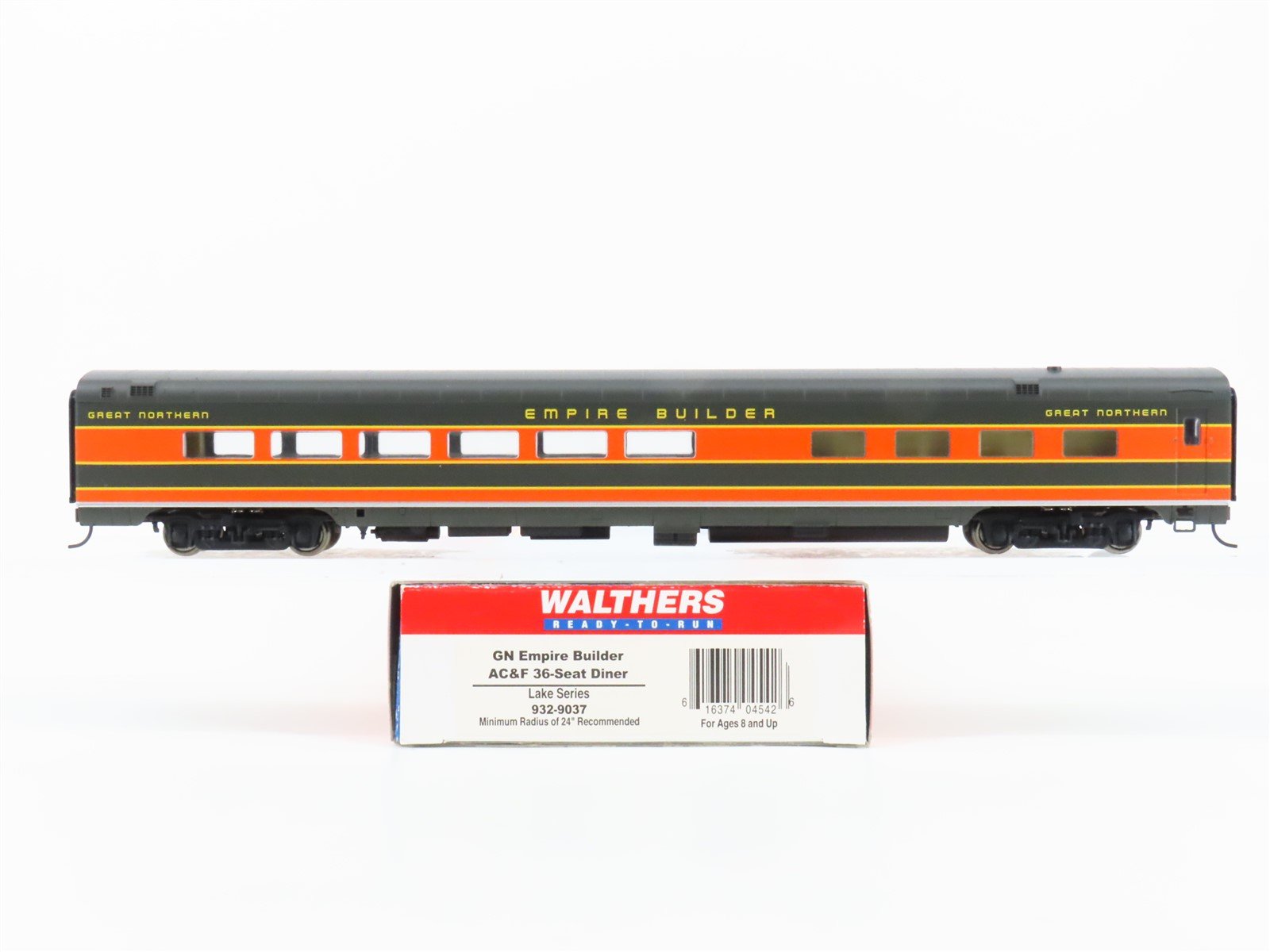 HO Scale Walthers 932-9037 GN Empire Builder AC&F 36-Seat Diner Passenger