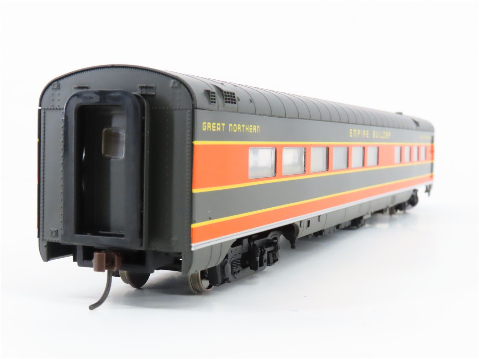 HO Scale Walthers 932-9037 GN Empire Builder AC&F 36-Seat Diner Passenger