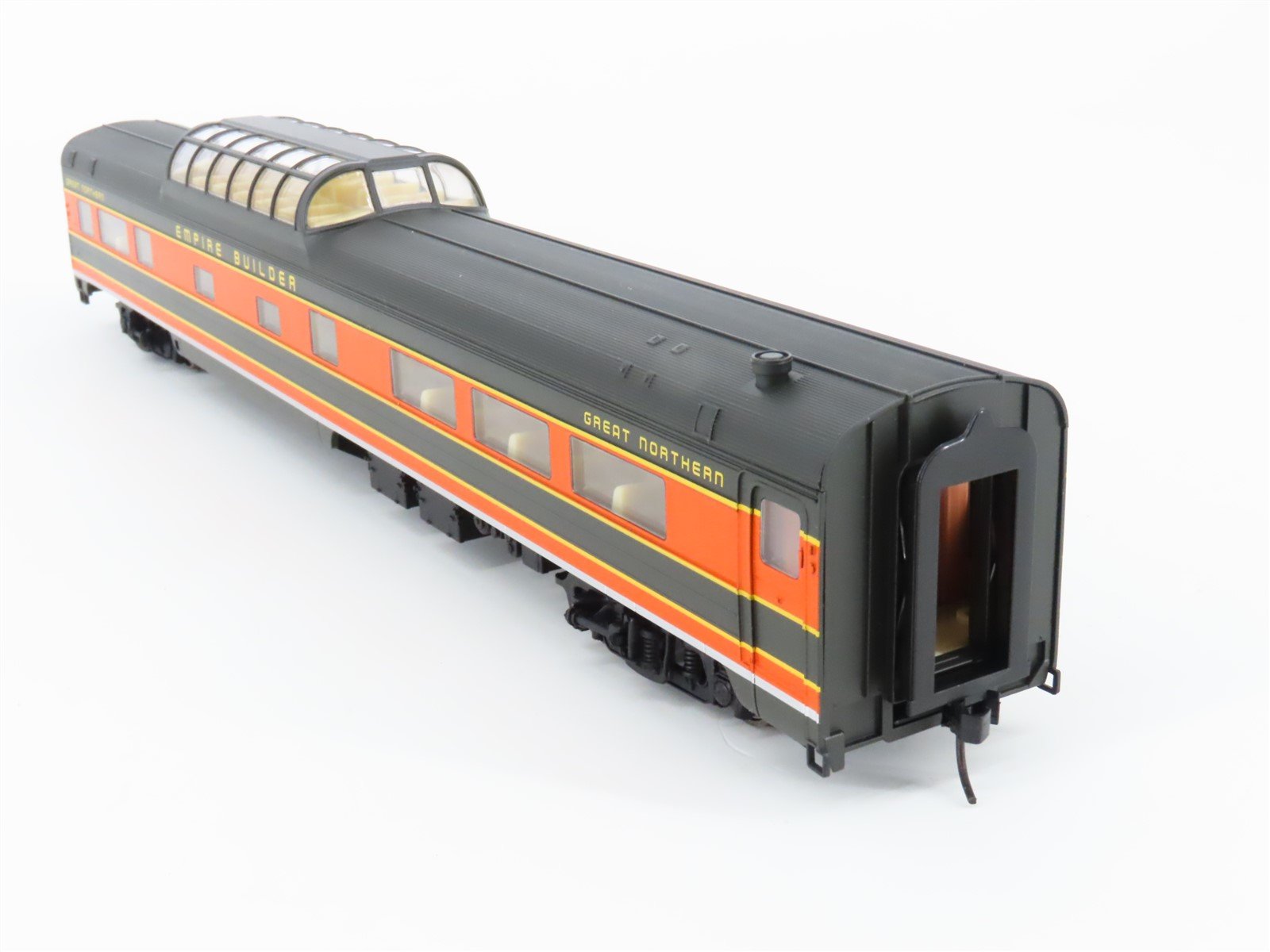 HO Walthers 932-9039 GN Empire Builder Budd 48-Seat Vista Dome Coach Passenger