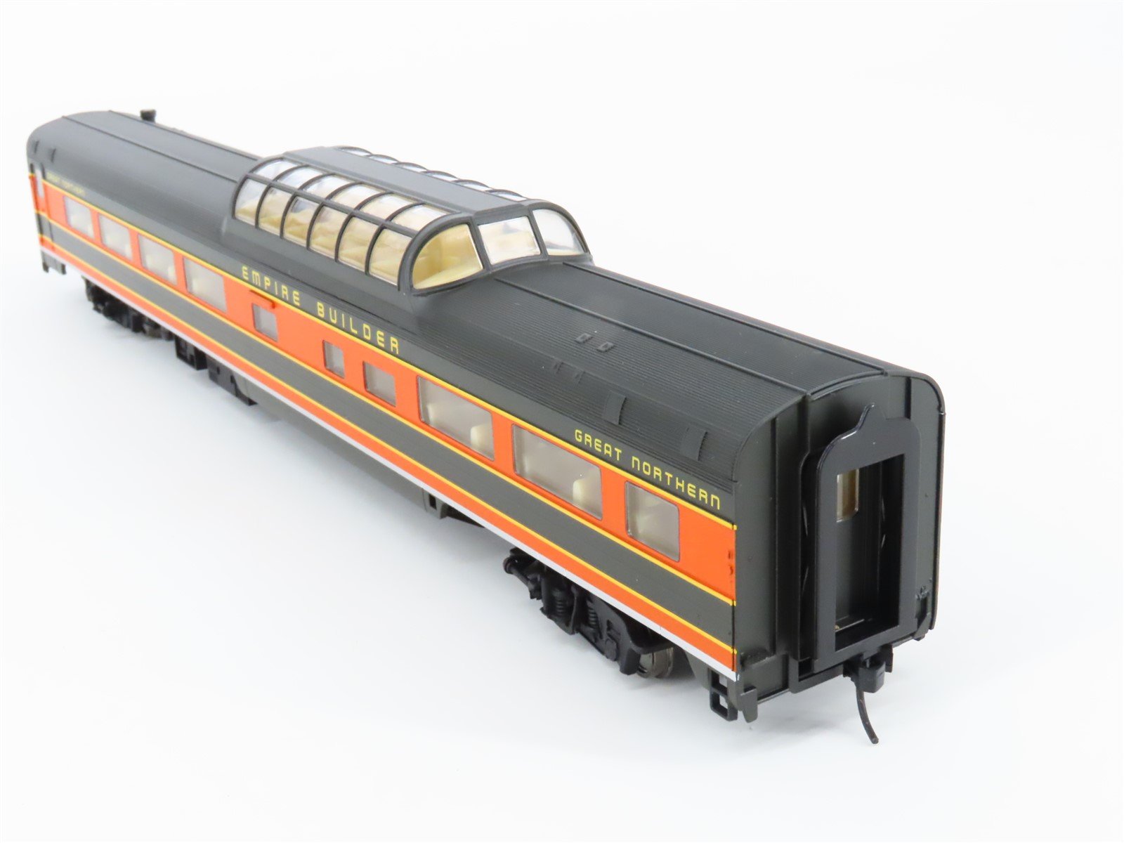 HO Walthers 932-9039 GN Empire Builder Budd 48-Seat Vista Dome Coach Passenger