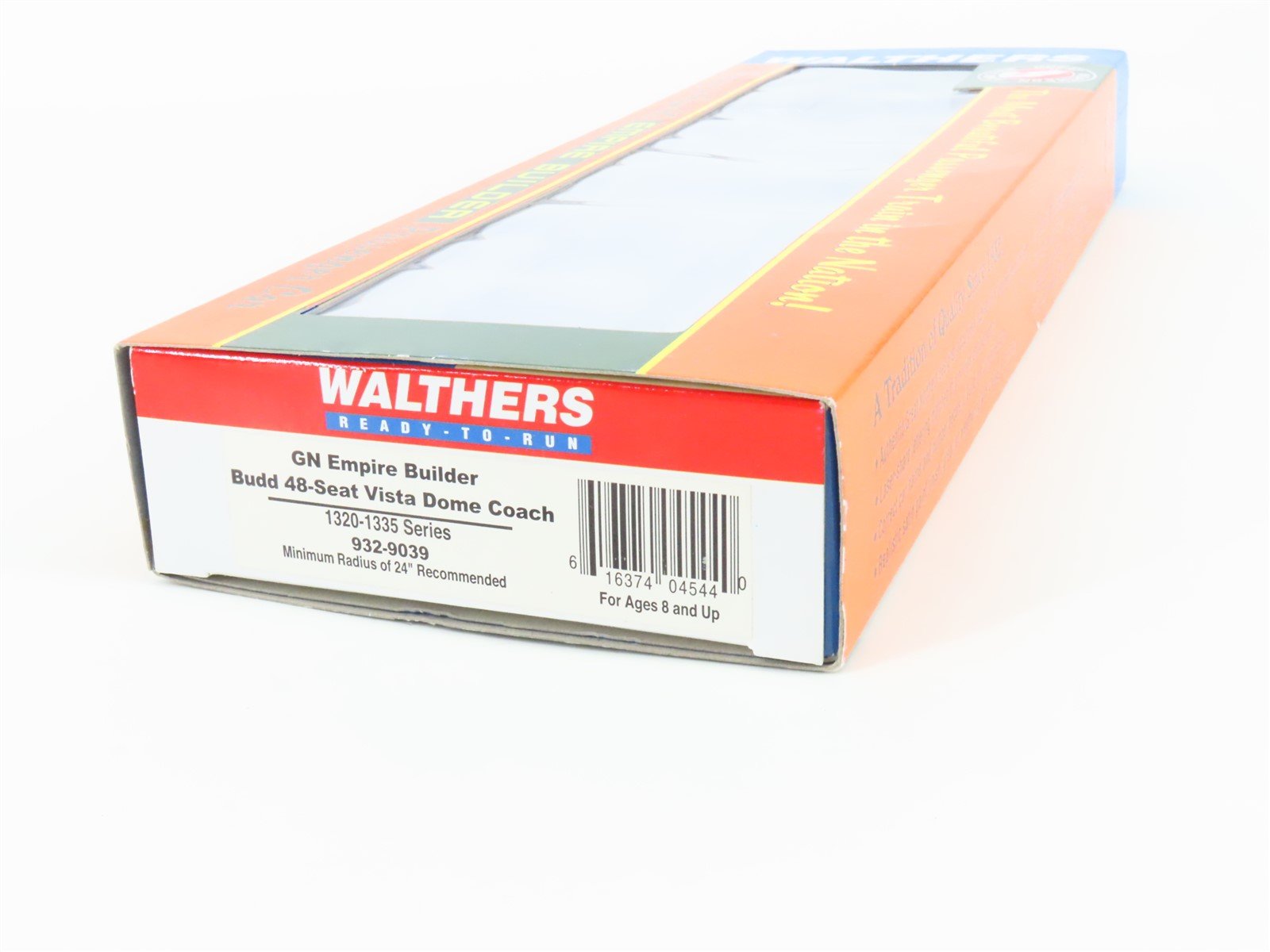 HO Walthers 932-9039 GN Empire Builder Budd 48-Seat Vista Dome Coach Passenger