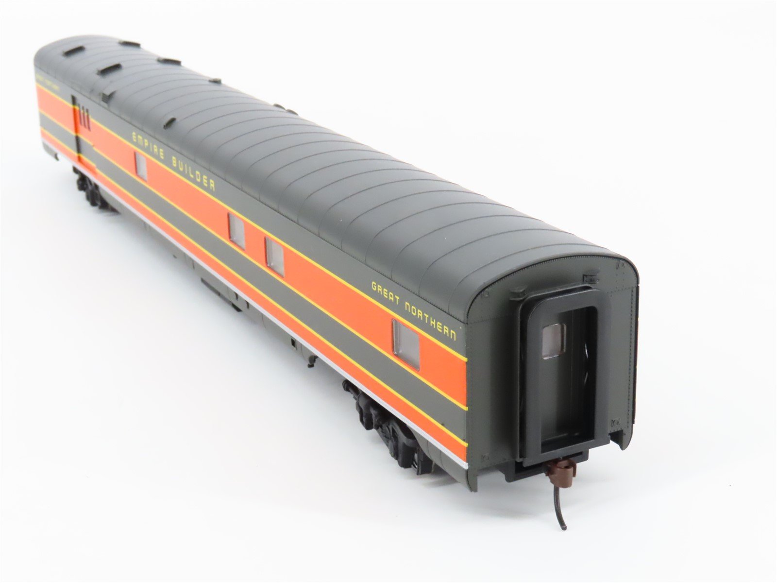 HO Scale Walthers 932-9035 GN Empire Builder AC&F Baggage-Dormitory Passenger