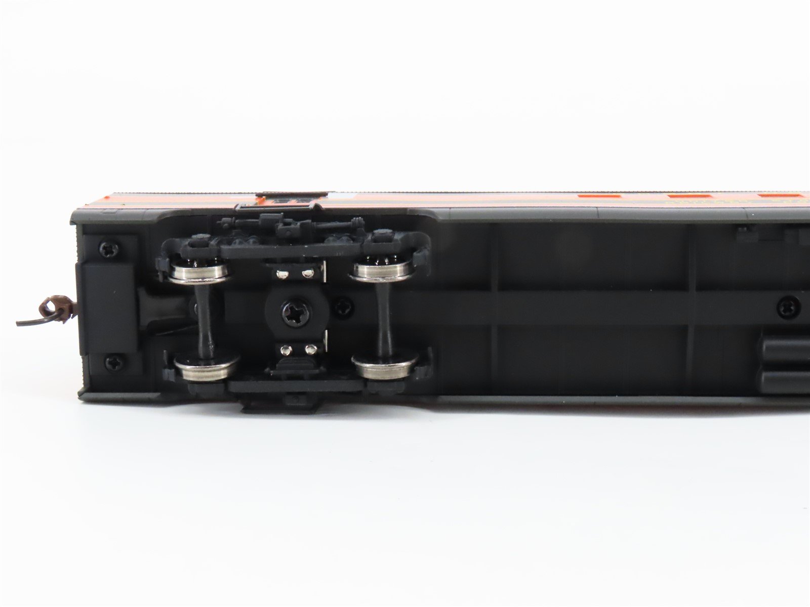 HO Scale Walthers 932-9032 GN Empire Builder AC&F Baggage-Mail Passenger Car