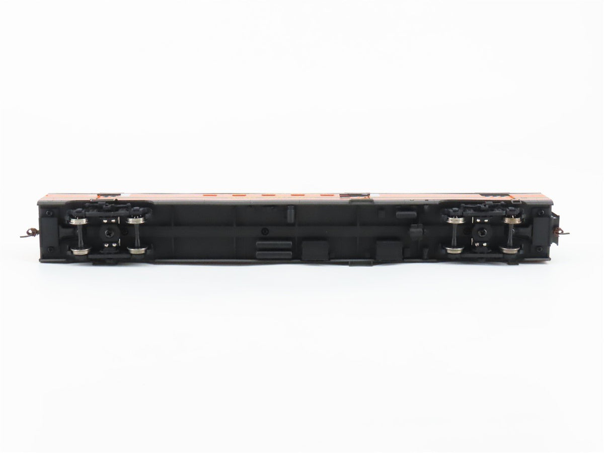 HO Scale Walthers 932-9032 GN Empire Builder AC&amp;F Baggage-Mail Passenger Car