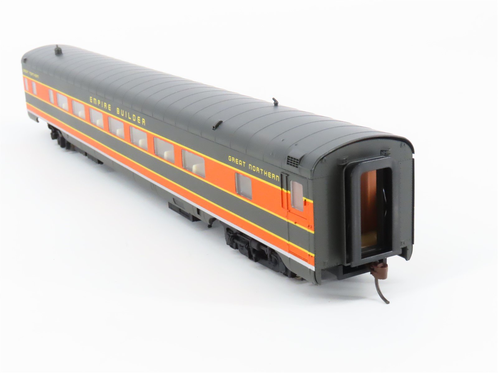 HO Scale Walthers 932-9031 GN Empire Builder AC&F 60-Seat Coach Passenger