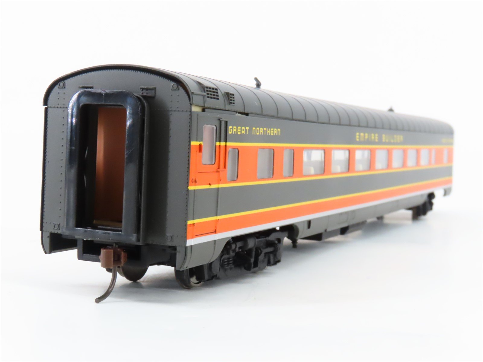 HO Scale Walthers 932-9031 GN Empire Builder AC&F 60-Seat Coach Passenger