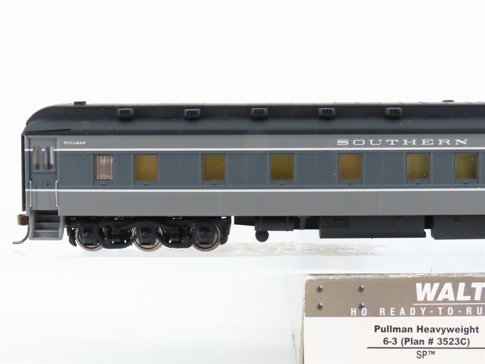 HO Scale Walthers 932-10409 SP Southern Pacific HW 6-3 Sleeper Passenger