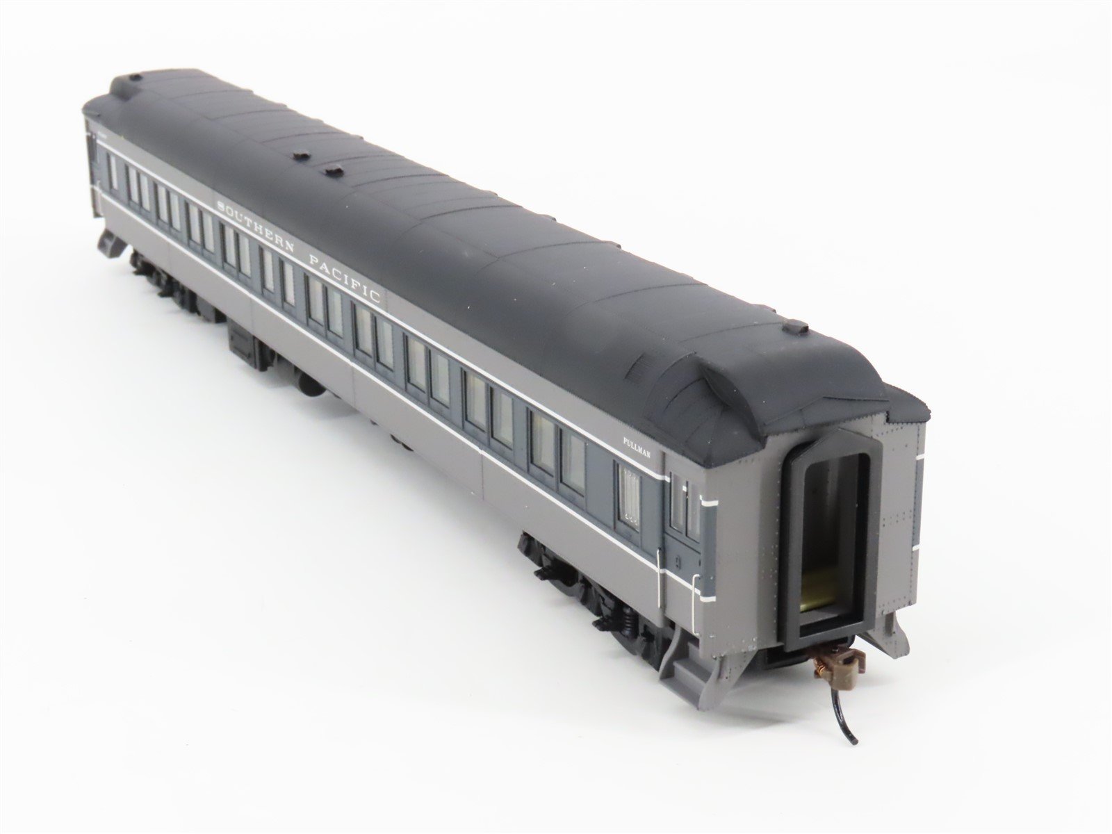 HO Scale Walthers 932-10409 SP Southern Pacific HW 6-3 Sleeper Passenger