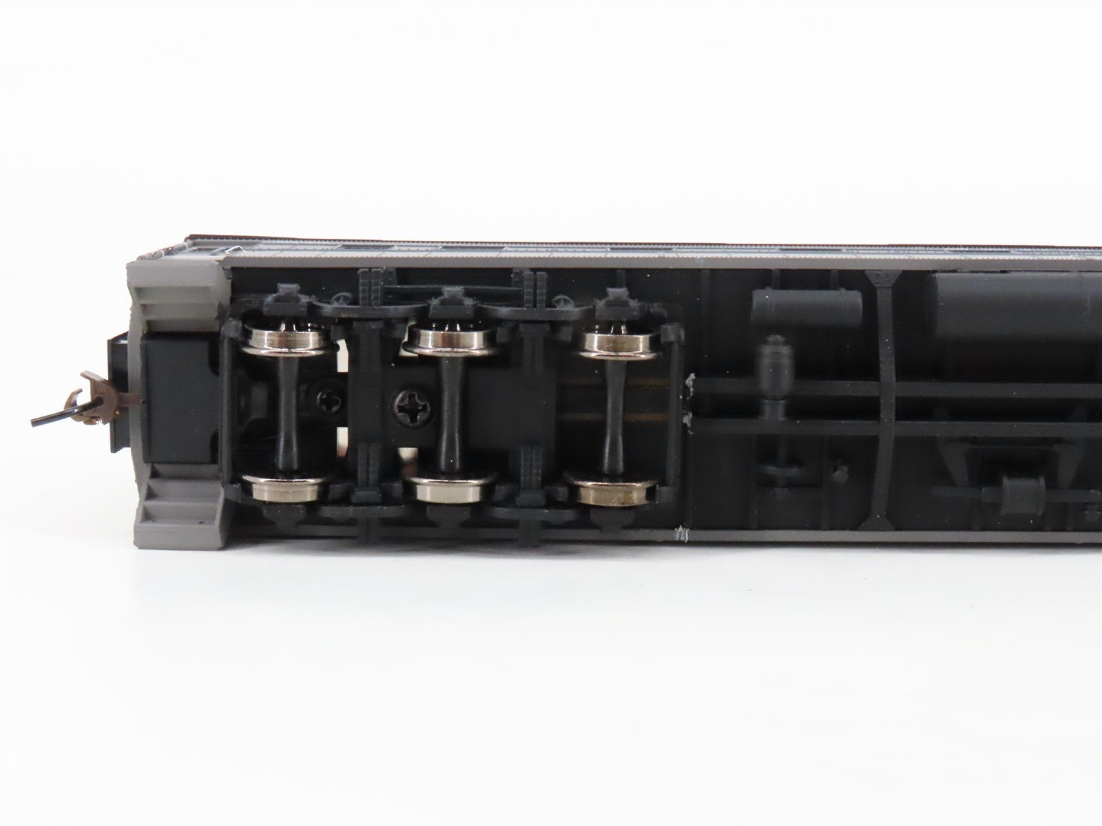 HO Scale Walthers 932-10409 SP Southern Pacific HW 6-3 Sleeper Passenger