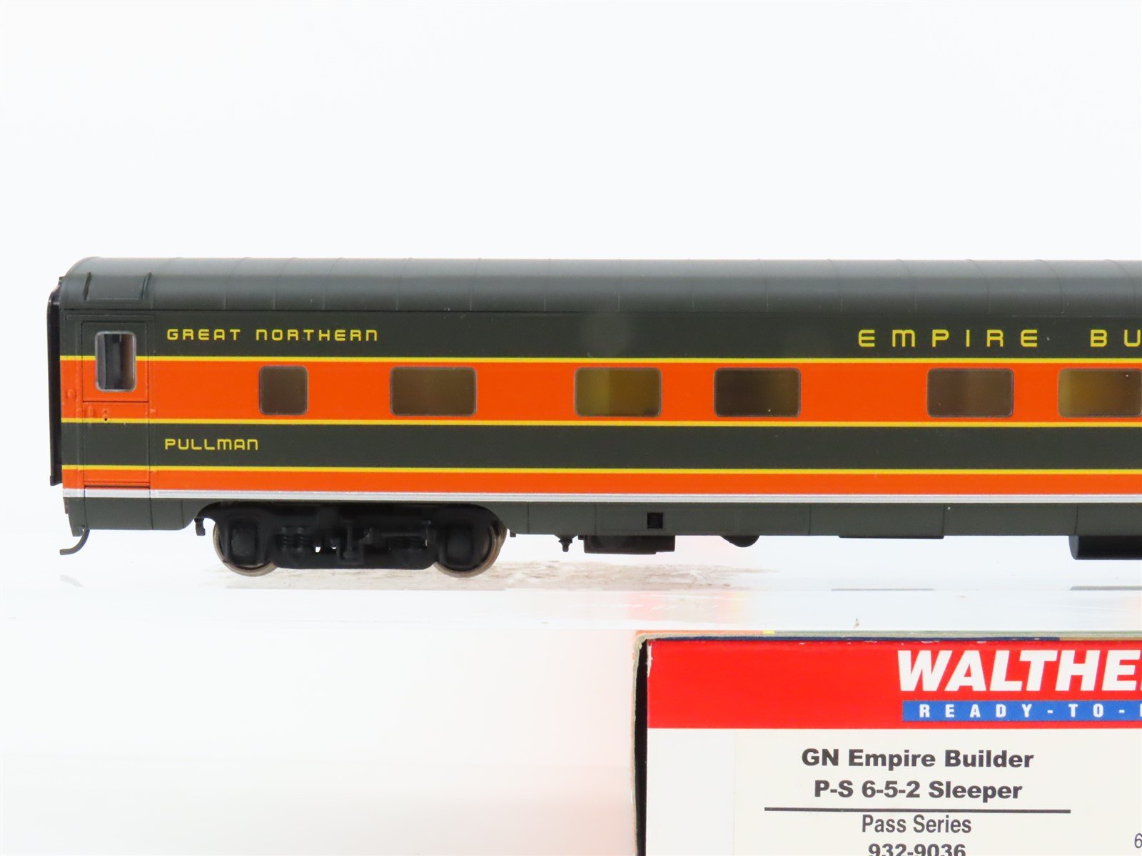 HO Scale Walthers 932-9036 GN Empire Builder 6-5-2 Sleeper Passenger
