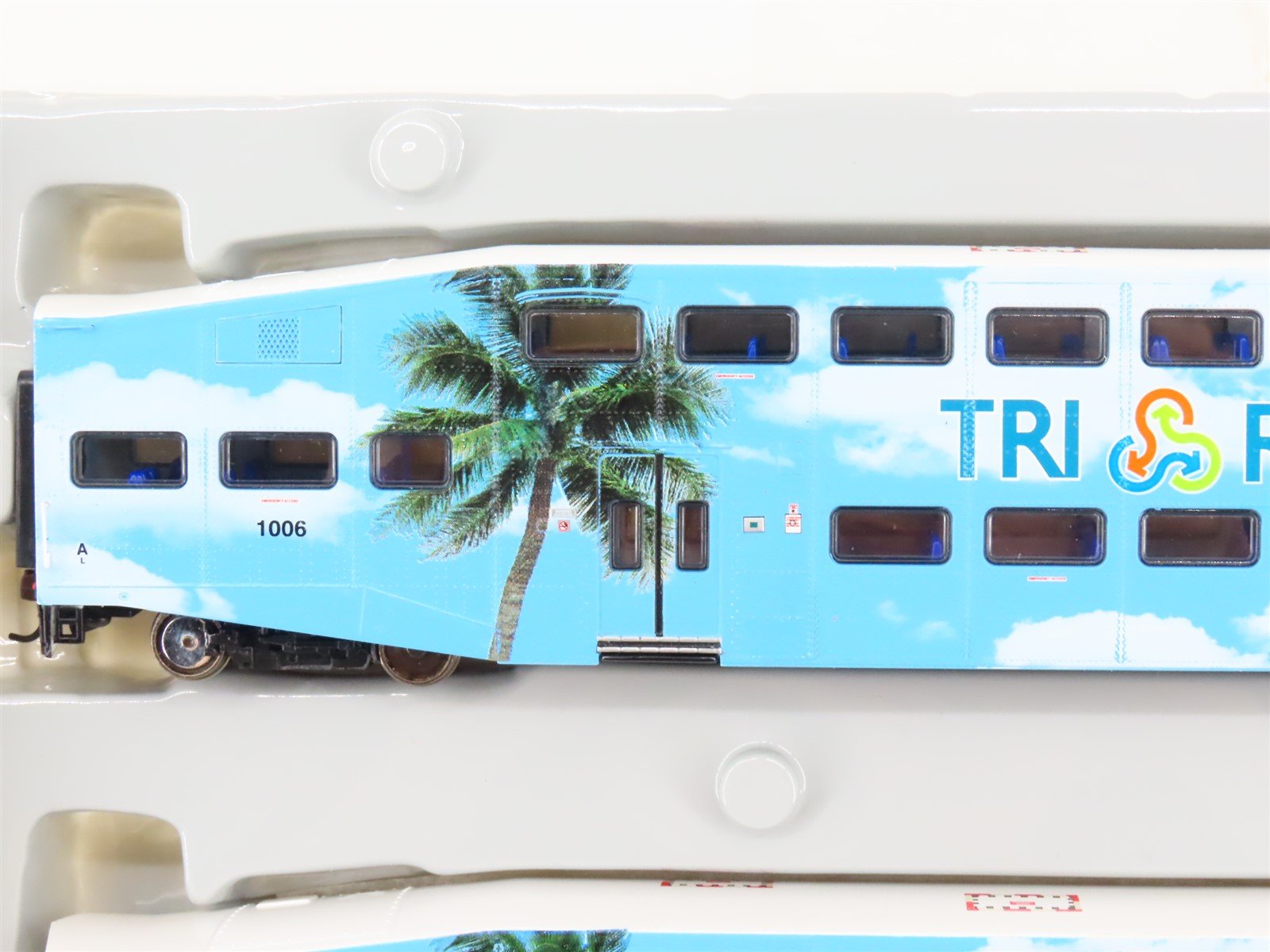 HO Athearn 2585 Tri Rail Bombardier Control Car #510 w/ 2 Coach Passenger Cars