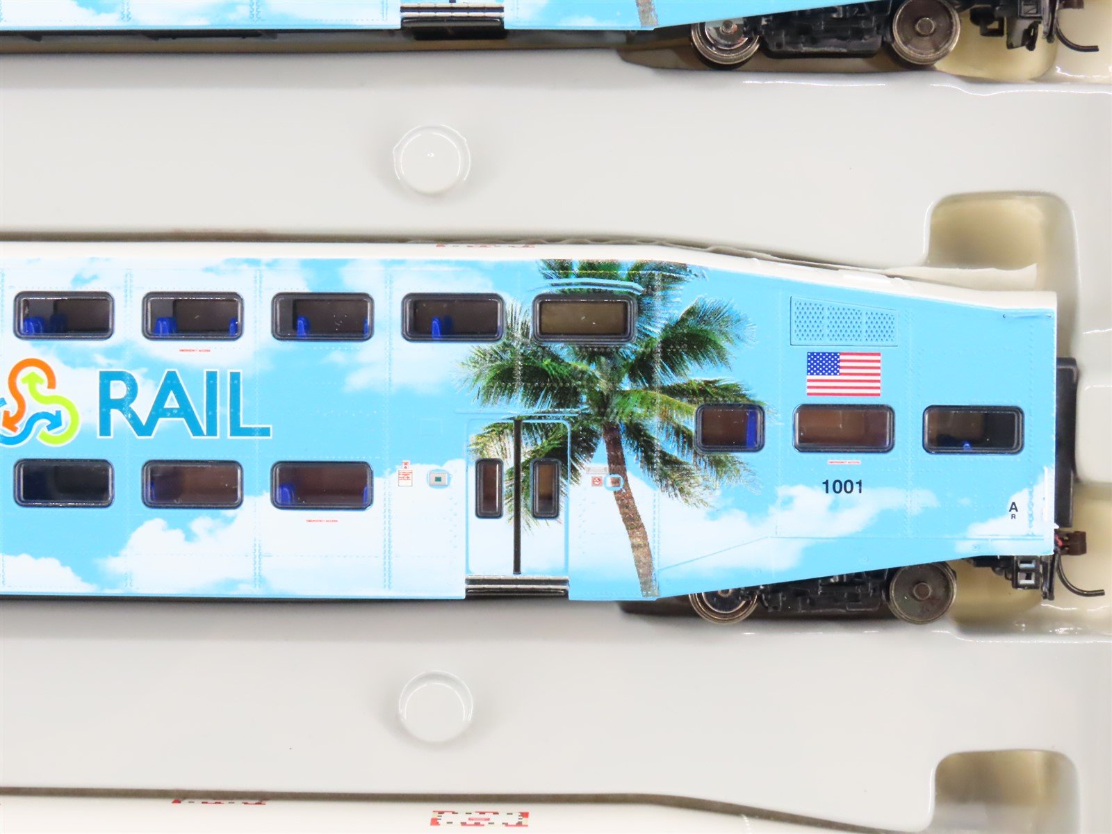 HO Athearn 2585 Tri Rail Bombardier Control Car #510 w/ 2 Coach Passenger Cars
