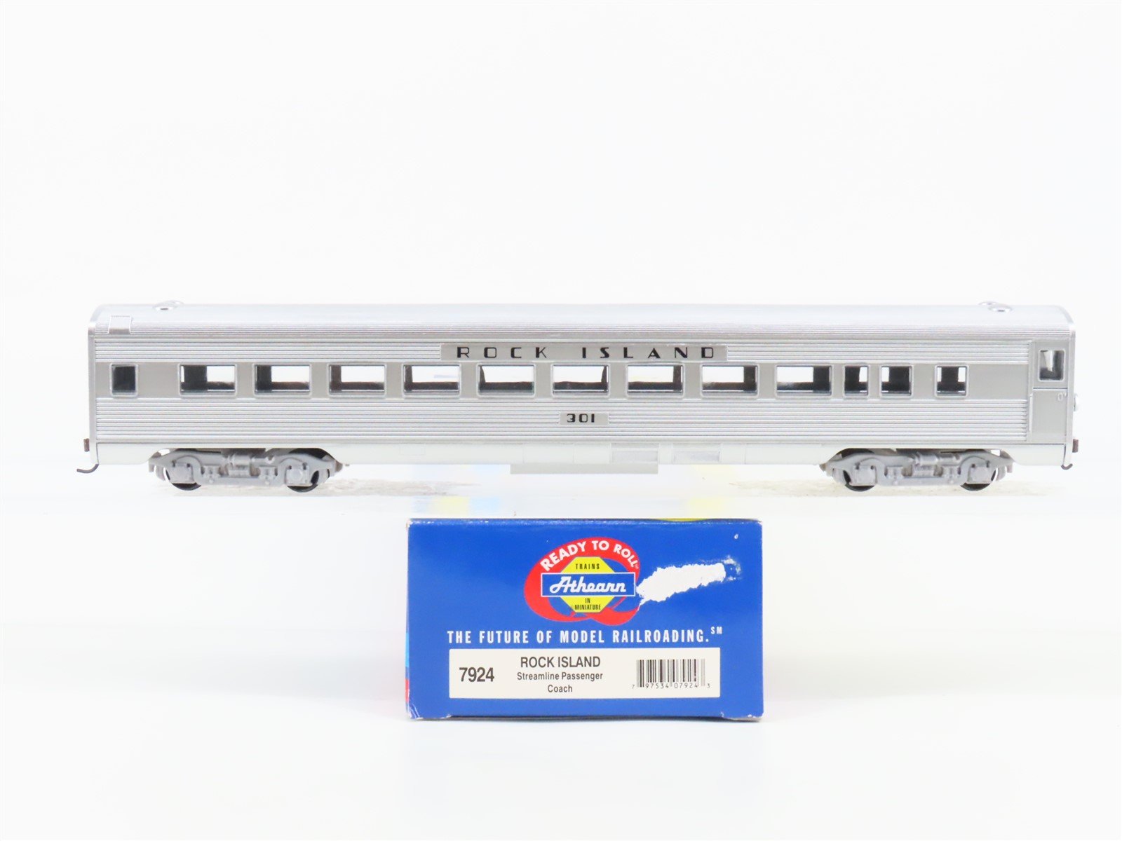 HO Scale Athearn 7924 RI Rock Island Streamline Coach Passenger Car #301