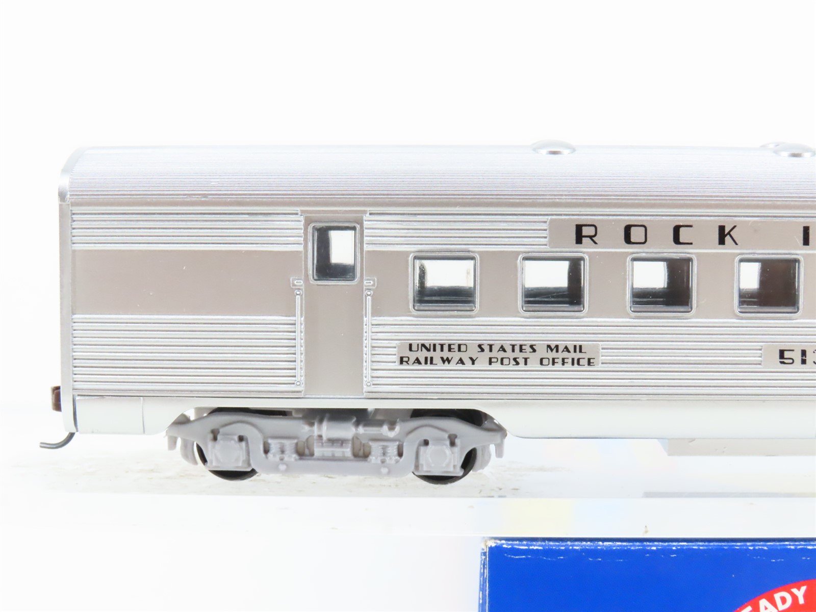 HO Scale Athearn 7921 RI Rock Island Streamline RPO Passenger Car #513
