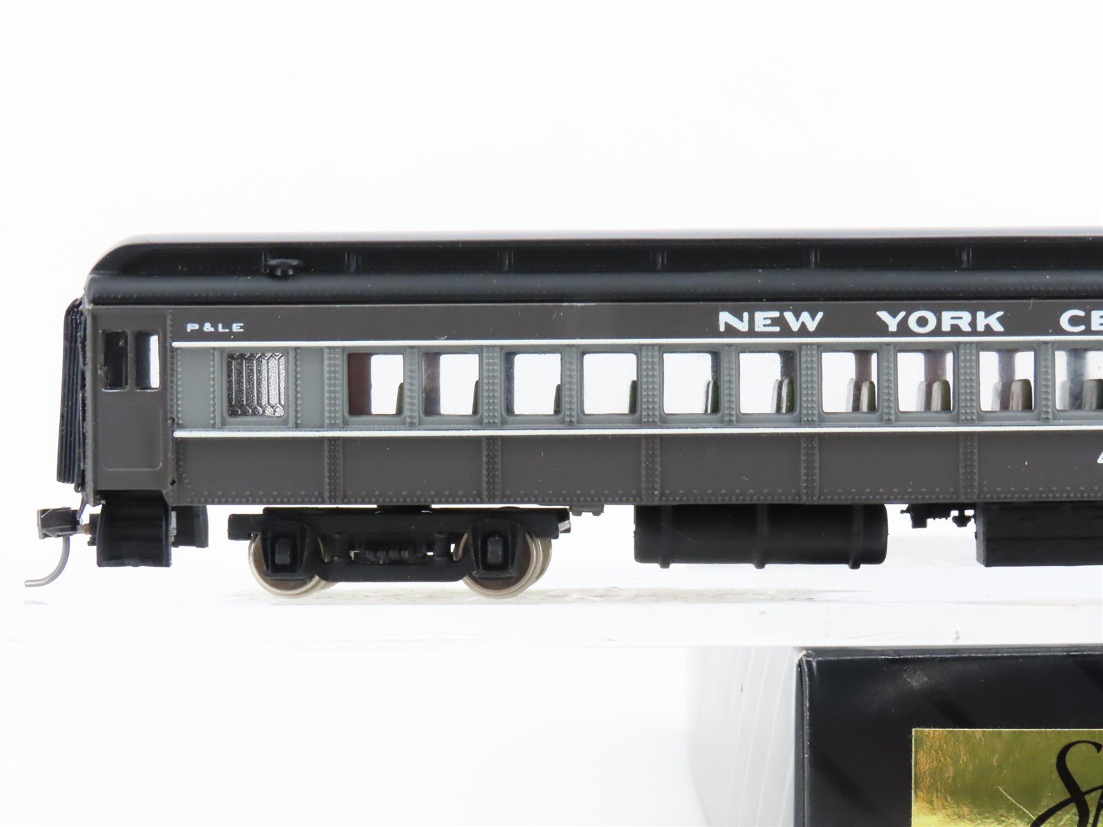 HO Bachmann Spectrum 89102 P&LE New York Central System Coach Passenger #412