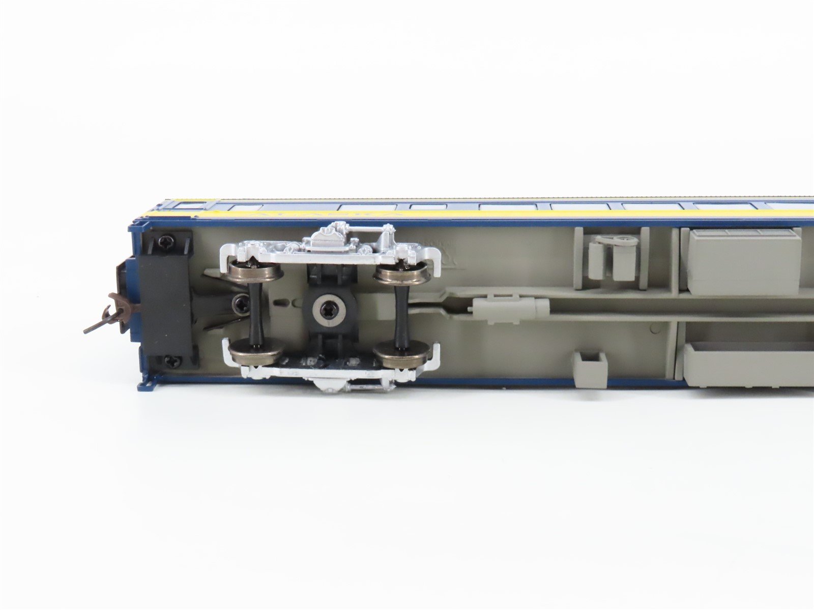 HO Scale Rivarossi RT600035 ARR Alaska Railroad Coach Passenger Car #203