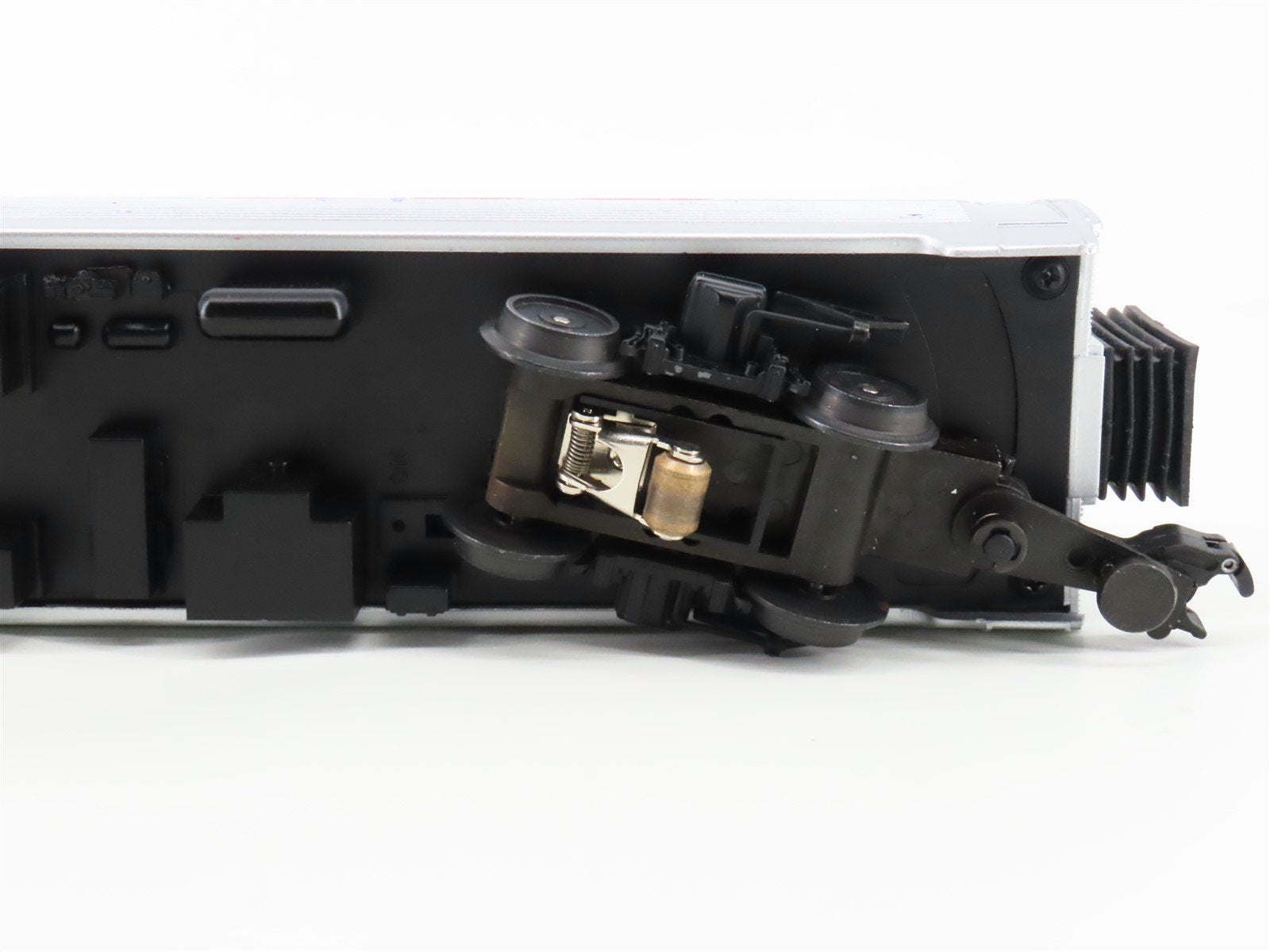 O Gauge 3-Rail MTH AMTK Amtrak Phase III Coach Passenger Car #44277