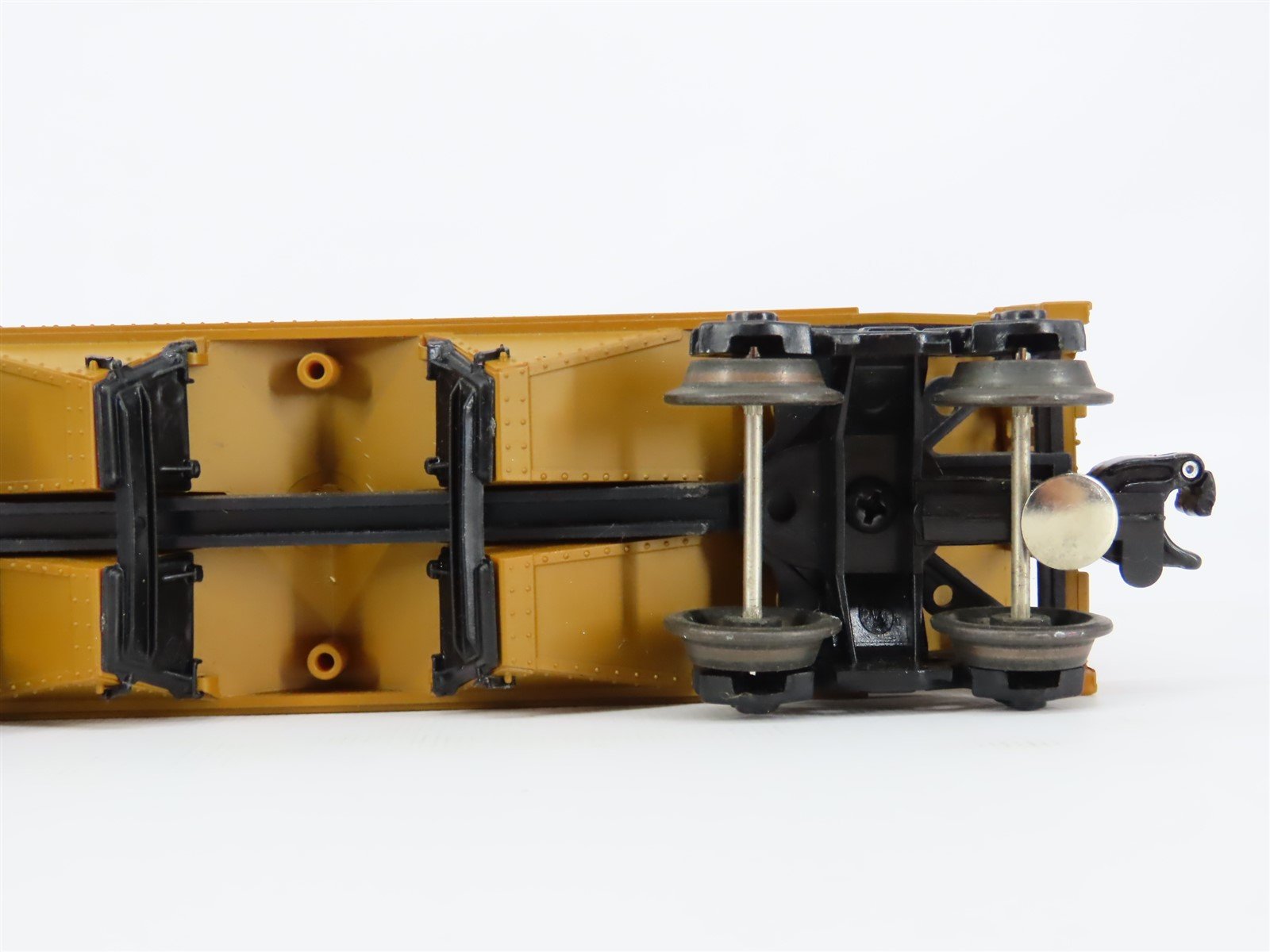 O Gauge 3-Rail K-Line Jif Peanut Butter 2-Bay Covered Hopper #101872