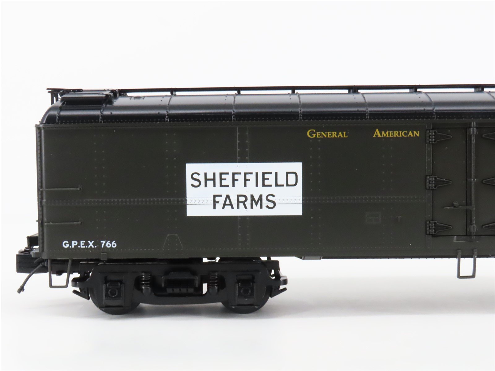 O Gauge 3-Rail MTH 20-94169 GPEX Sheffield Farms Milk Reefer #766