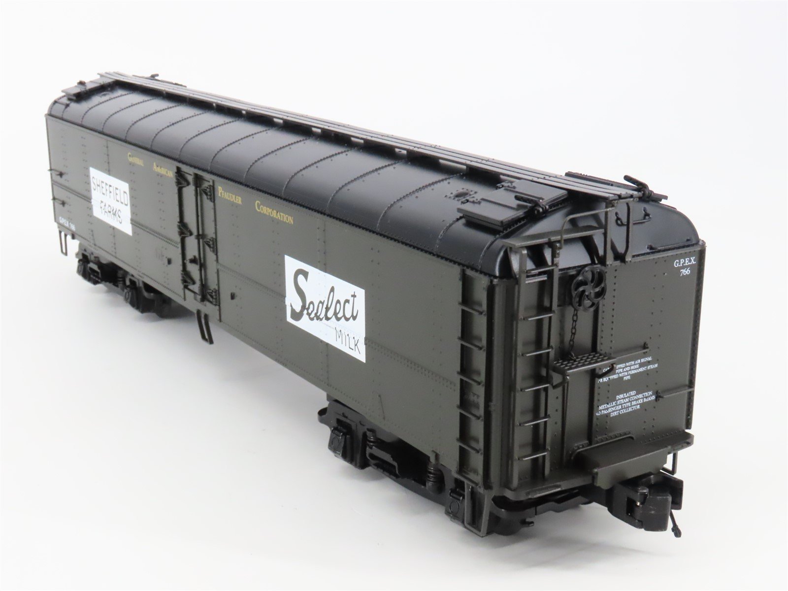 O Gauge 3-Rail MTH 20-94169 GPEX Sheffield Farms Milk Reefer #766